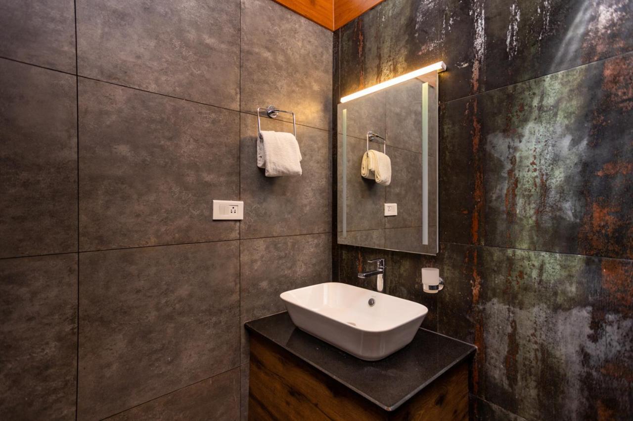 Johns Village Kochi Exterior photo